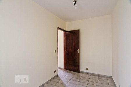 Quarto 2 de casa para alugar com 2 quartos, 137m² em Jardim Mariliza, São Paulo