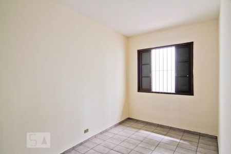 Quarto 2 de casa para alugar com 2 quartos, 137m² em Jardim Mariliza, São Paulo