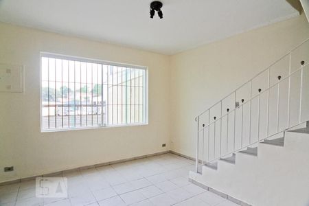 Sala de casa para alugar com 2 quartos, 137m² em Jardim Mariliza, São Paulo