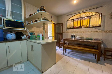 Cozinha de casa à venda com 4 quartos, 186m² em Vila Cosmos, Rio de Janeiro