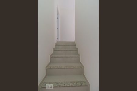 Escada de casa à venda com 3 quartos, 611m² em Moinho Velho, São Paulo