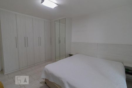 Suíte de casa à venda com 3 quartos, 611m² em Moinho Velho, São Paulo