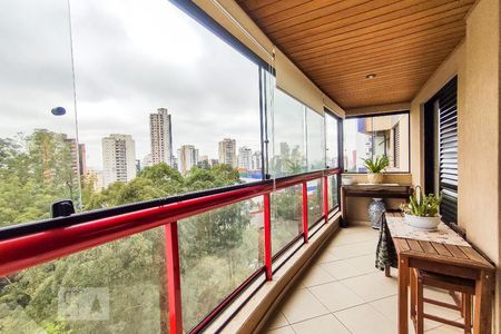 Varanda de apartamento para alugar com 4 quartos, 163m² em Vila Suzana, São Paulo