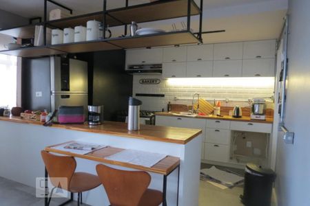 Cozinha de apartamento para alugar com 3 quartos, 110m² em Menino Deus, Porto Alegre