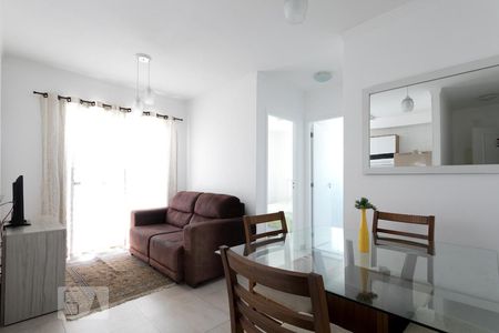 Sala de apartamento para alugar com 2 quartos, 45m² em Vila Mogilar, Mogi das Cruzes