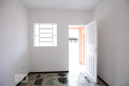 Sala de casa para alugar com 2 quartos, 72m² em Parque Residencial D’abril, São Paulo