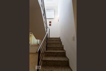 Escada de casa à venda com 3 quartos, 226m² em Chácara Santo Antônio (zona Leste), São Paulo
