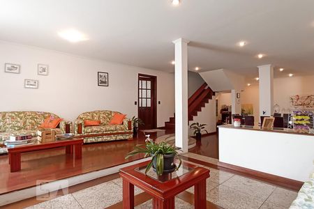Sala de estar de casa de condomínio à venda com 4 quartos, 420m² em Alphaville, Santana de Parnaíba