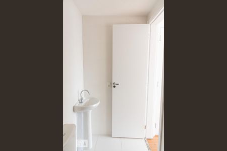 Banheiro de kitnet/studio para alugar com 1 quarto, 27m² em Cambuci, São Paulo