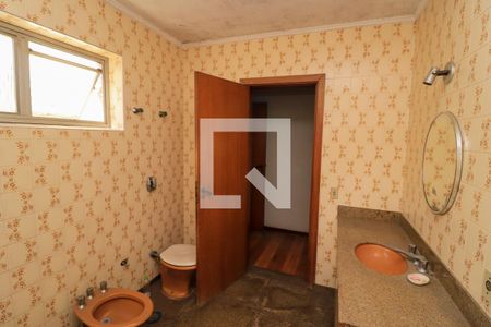 Casa para alugar com 550m², 3 quartos e 4 vagas Casa para alugar com 550m², 3 quartos e 4 vagasBanheiro da Suíte 2