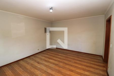 Casa para alugar com 550m², 3 quartos e 4 vagas Casa para alugar com 550m², 3 quartos e 4 vagasQuarto Suíte