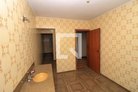 Casa para alugar com 550m², 3 quartos e 4 vagas Casa para alugar com 550m², 3 quartos e 4 vagasBanheiro da Suíte