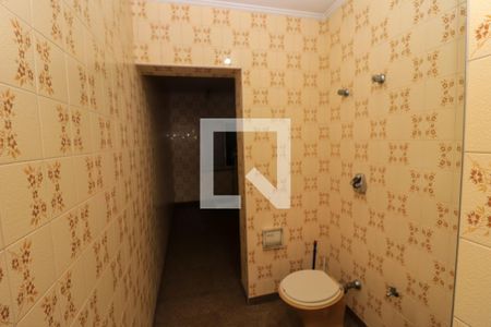 Casa para alugar com 550m², 3 quartos e 4 vagas Casa para alugar com 550m², 3 quartos e 4 vagasBanheiro da Suíte