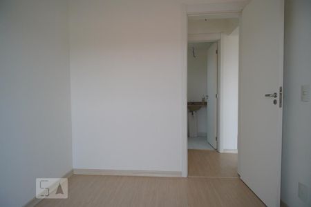 Quarto 1 de apartamento para alugar com 2 quartos, 50m² em Humaitá, Porto Alegre