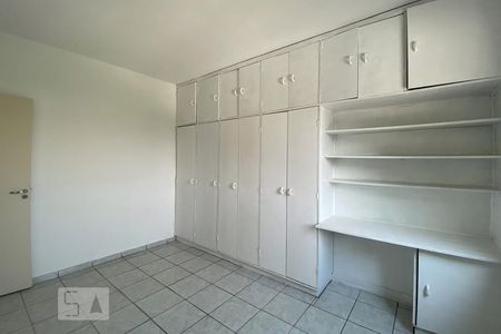 Quarto de apartamento para alugar com 2 quartos, 70m² em Vila Haro, Sorocaba