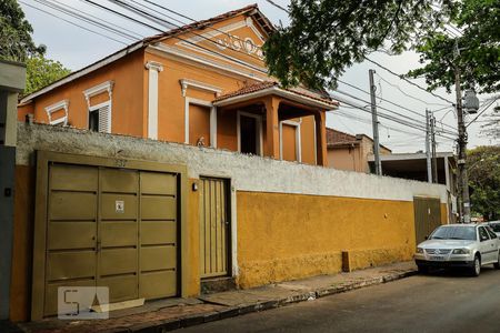 Casa para alugar com 240m², 5 quartos e 2 vagas Casa para alugar com 240m², 5 quartos e 2 vagasFachada