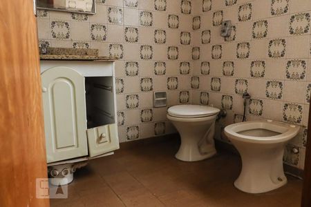 Casa para alugar com 240m², 5 quartos e 2 vagas Casa para alugar com 240m², 5 quartos e 2 vagasBanheiro