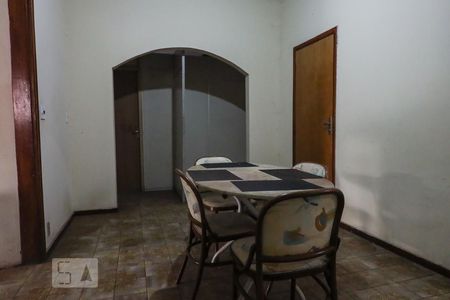 Casa para alugar com 240m², 5 quartos e 2 vagas Casa para alugar com 240m², 5 quartos e 2 vagasCopa