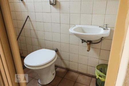 Casa para alugar com 240m², 5 quartos e 2 vagas Casa para alugar com 240m², 5 quartos e 2 vagasBanheiro de Serviço