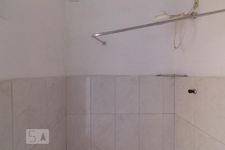 Banheiro de kitnet/studio para alugar com 1 quarto, 28m² em São Cristóvão, Rio de Janeiro