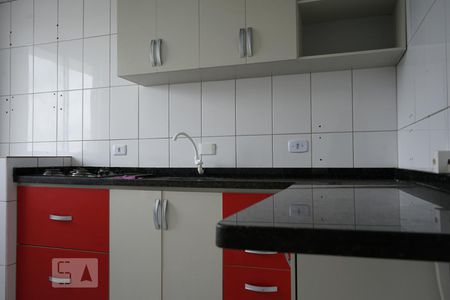 Cozinha de apartamento para alugar com 2 quartos, 47m² em Tatuquara, Curitiba