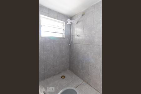 Banheiro de casa para alugar com 1 quarto, 40m² em Vila Guilhermina, São Paulo