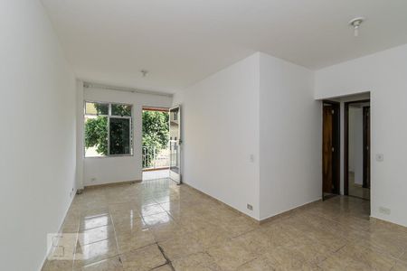 Sala de apartamento para alugar com 2 quartos, 65m² em Olaria, Rio de Janeiro