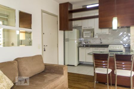 Sala de apartamento para alugar com 1 quarto, 45m² em Indianópolis, São Paulo