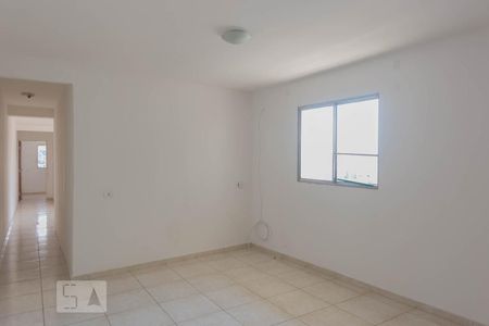 Sala de apartamento para alugar com 2 quartos, 80m² em Granja Carolina, Cotia