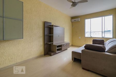 Sala de apartamento à venda com 1 quarto, 50m² em Medianeira, Porto Alegre