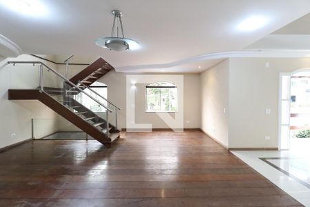 Sala 1 de casa para alugar com 5 quartos, 550m² em Vila Irmãos Arnoni, São Paulo