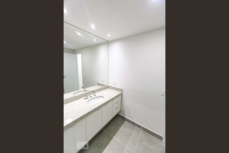Banheiro de apartamento para alugar com 3 quartos, 101m² em Menino Deus, Porto Alegre