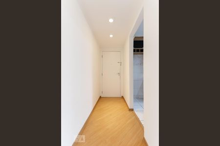 Corredor Entrada de apartamento para alugar com 2 quartos, 57m² em Vila Mazzei, São Paulo