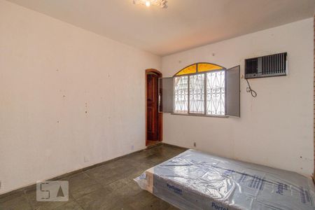 Suíte 1 de casa para alugar com 4 quartos, 489m² em Vila Valqueire, Rio de Janeiro