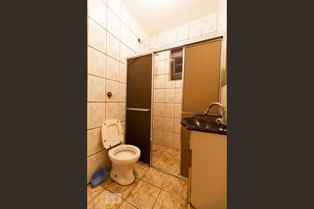 Banheiro de casa para alugar com 1 quarto, 25m² em Jardim Marília, São Paulo