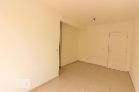 Sala de apartamento para alugar com 2 quartos, 50m² em Jardim Central, Cotia