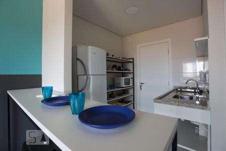 Cozinha de apartamento para alugar com 1 quarto, 23m² em Iguatemi, Ribeirão Preto