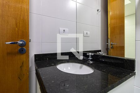 Banheiro de apartamento para alugar com 1 quarto, 26m² em Luz, São Paulo