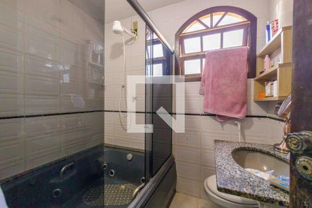 Banheiro da Suíte 1 de casa de condomínio à venda com 4 quartos, 360m² em Vargem Pequena, Rio de Janeiro