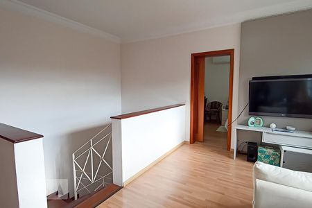 Casa de condomínio à venda com 322m², 4 quartos e 4 vagas Casa de condomínio à venda com 322m², 4 quartos e 4 vagasSala superior