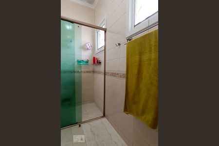 Casa de condomínio à venda com 322m², 4 quartos e 4 vagas Casa de condomínio à venda com 322m², 4 quartos e 4 vagasBanheiro suíte master