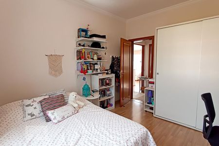 Casa de condomínio à venda com 322m², 4 quartos e 4 vagas Casa de condomínio à venda com 322m², 4 quartos e 4 vagasQuarto