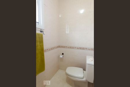 Casa de condomínio à venda com 322m², 4 quartos e 4 vagas Casa de condomínio à venda com 322m², 4 quartos e 4 vagasBanheiro suíte master