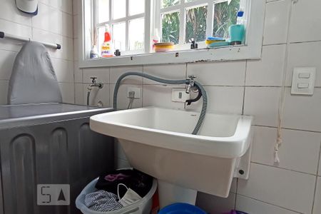 Casa de condomínio à venda com 322m², 4 quartos e 4 vagas Casa de condomínio à venda com 322m², 4 quartos e 4 vagasDetalhe área de serviço - Tanque