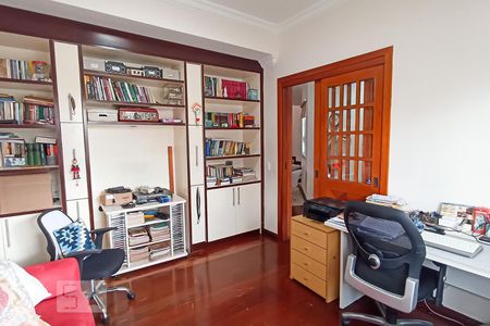 Casa de condomínio à venda com 322m², 4 quartos e 4 vagas Casa de condomínio à venda com 322m², 4 quartos e 4 vagasEscritório