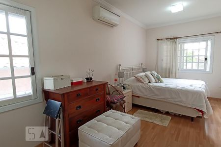 Casa de condomínio à venda com 322m², 4 quartos e 4 vagas Casa de condomínio à venda com 322m², 4 quartos e 4 vagasSuíte master