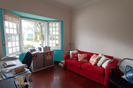 Casa de condomínio à venda com 322m², 4 quartos e 4 vagas Casa de condomínio à venda com 322m², 4 quartos e 4 vagasEscritório