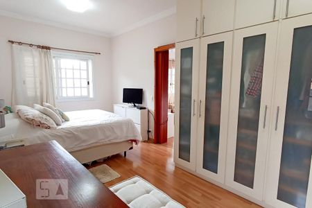 Casa de condomínio à venda com 322m², 4 quartos e 4 vagas Casa de condomínio à venda com 322m², 4 quartos e 4 vagasSuíte master