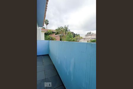 Casa de condomínio à venda com 322m², 4 quartos e 4 vagas Casa de condomínio à venda com 322m², 4 quartos e 4 vagasVaranda da suíte