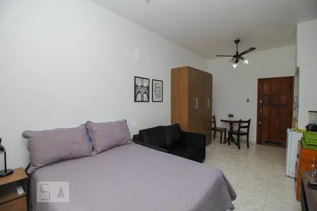 Quarto de kitnet/studio para alugar com 1 quarto, 24m² em Laranjeiras, Rio de Janeiro